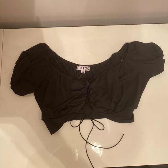 Lace Front Crop top - Picture 2 of 4